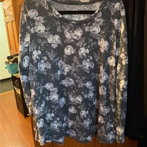 H&M Gray Floral Pattern Top